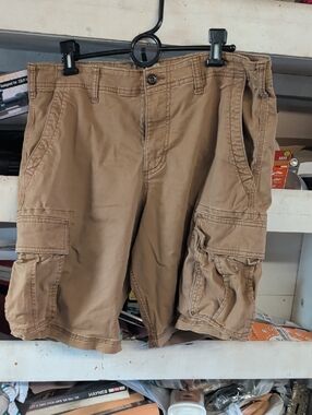 GAP Men's Cargo Shorts in Tan